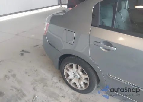 2010 Nissan Sentra 2.0S from USA, damaged, VIN 3N1AB6AP2AL706133